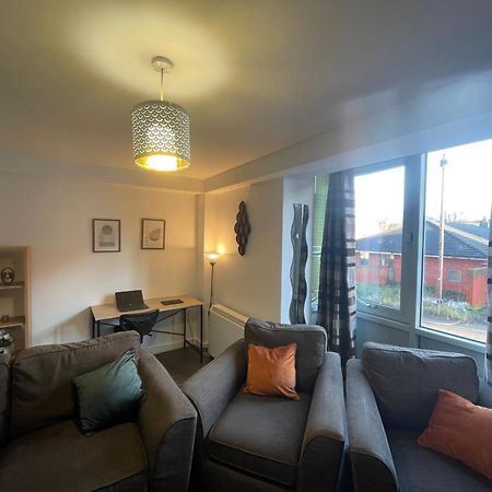 Business & Leisure City Centre 2 Bed En-Suite Apartment With Free Parking And Netflix โคเวนทรี ภายนอก รูปภาพ
