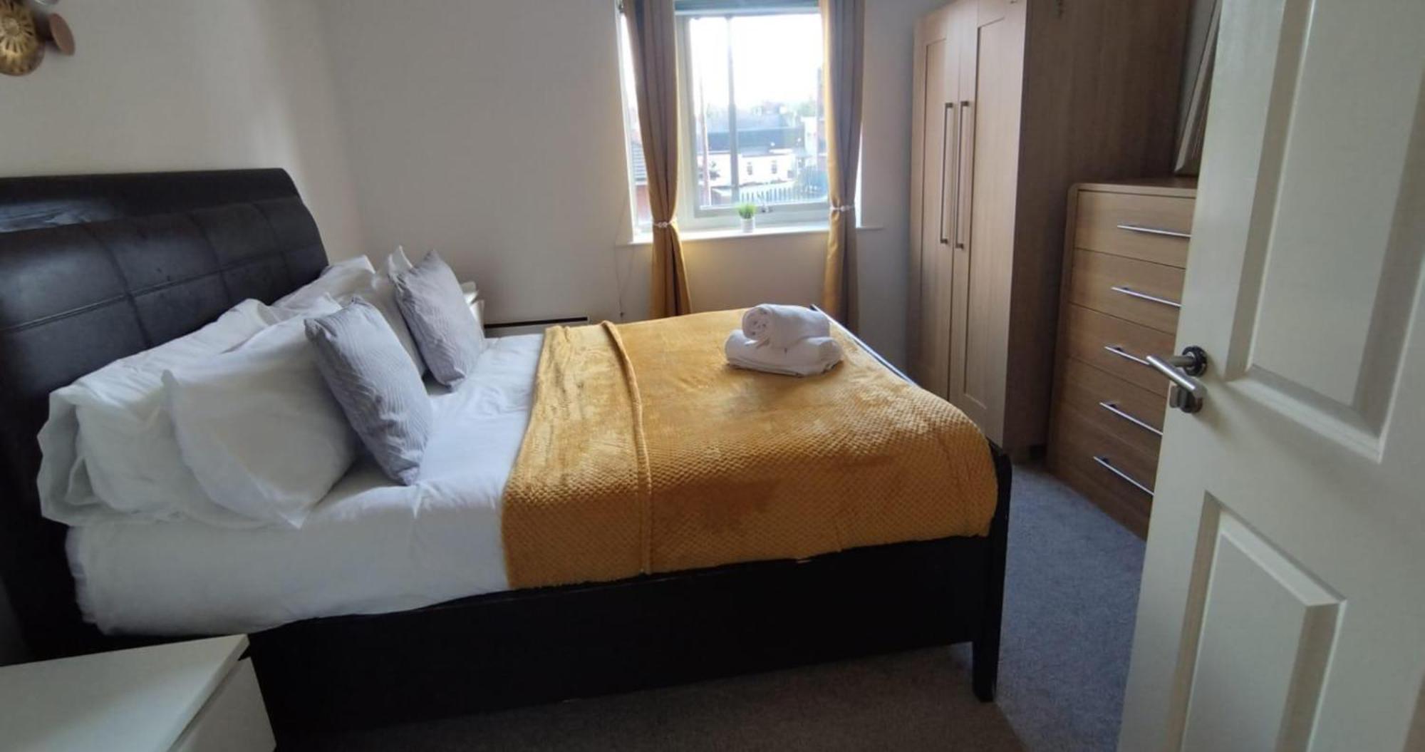 Business & Leisure City Centre 2 Bed En-Suite Apartment With Free Parking And Netflix โคเวนทรี ภายนอก รูปภาพ
