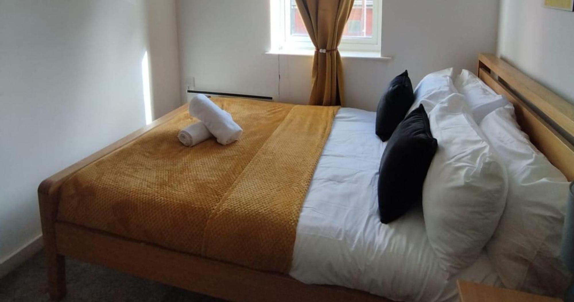 Business & Leisure City Centre 2 Bed En-Suite Apartment With Free Parking And Netflix โคเวนทรี ภายนอก รูปภาพ