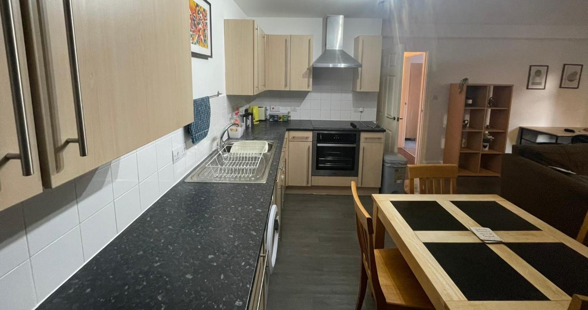 Business & Leisure City Centre 2 Bed En-Suite Apartment With Free Parking And Netflix โคเวนทรี ภายนอก รูปภาพ