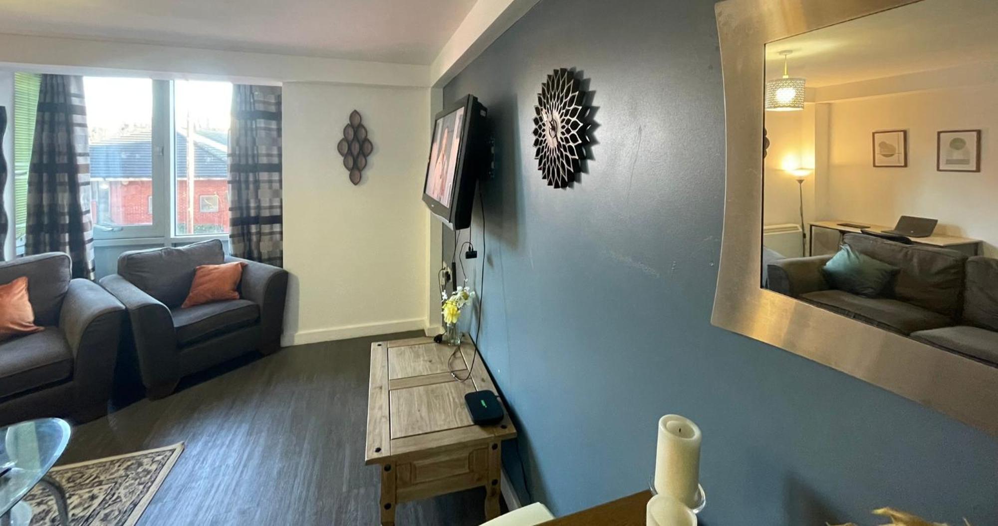 Business & Leisure City Centre 2 Bed En-Suite Apartment With Free Parking And Netflix โคเวนทรี ภายนอก รูปภาพ
