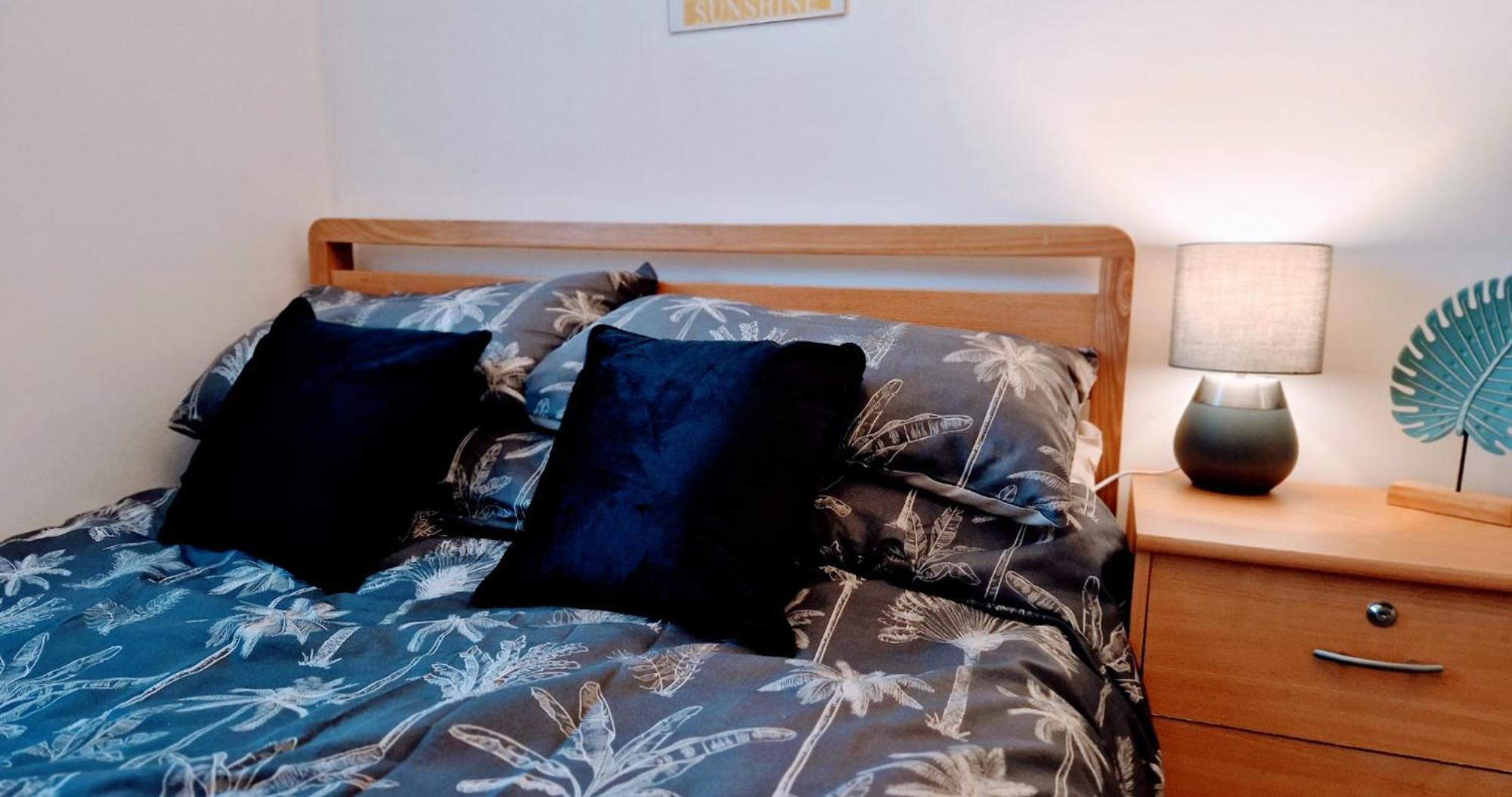 Business & Leisure City Centre 2 Bed En-Suite Apartment With Free Parking And Netflix โคเวนทรี ภายนอก รูปภาพ